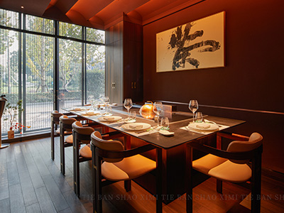 Starred Hotels & High-end Restaurants