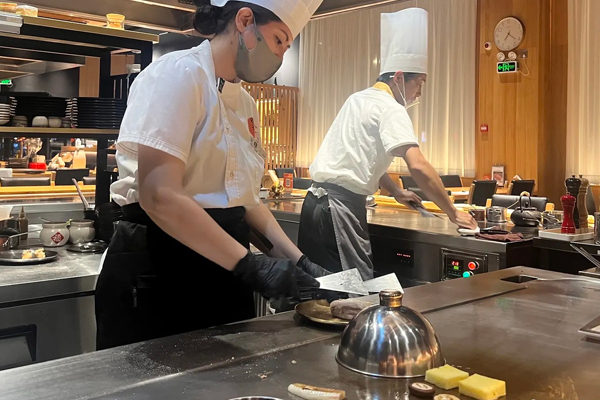 日和里 Teppanyaki restaurant interior