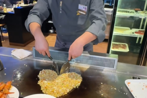 豪食国际美食 Teppanyaki restaurant interior