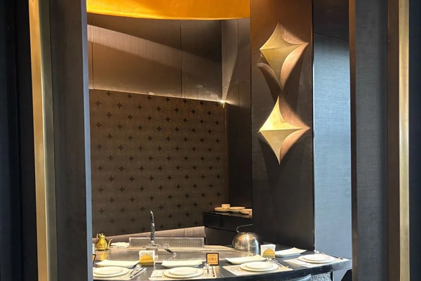 西間 Teppanyaki restaurant interior