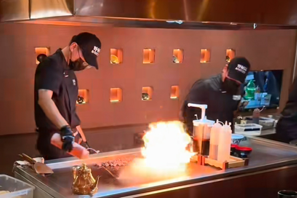 野鲜卜卜 Teppanyaki restaurant interior